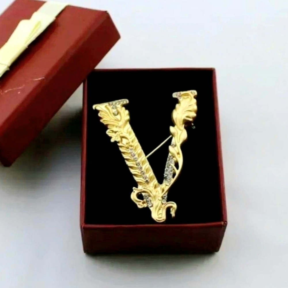 NWT Luxury V-Shaped White Crystals Embellished Gold Brooch